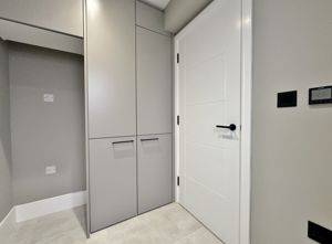 Photo 19- click for photo gallery